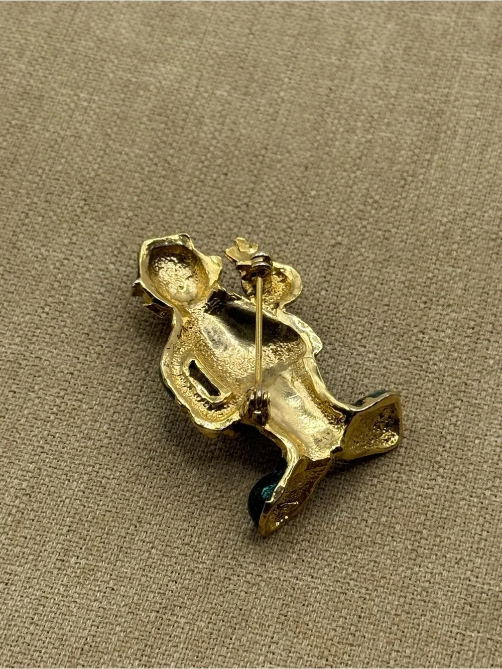 vintage Green and Gold tone Novelty Clown brooch